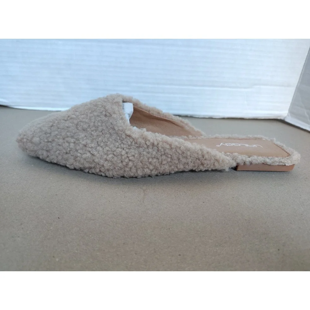 Fashion Nova Tavla Sherpa Flats Women's Size 7 Faux Fur Casual Slip On Mules